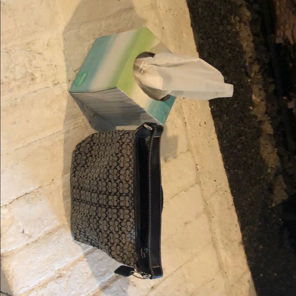 Coach purse - Picture 2 of 3